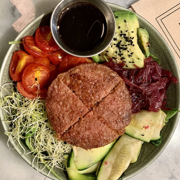 Beyond meat energia green vegan calorie apporto energetico